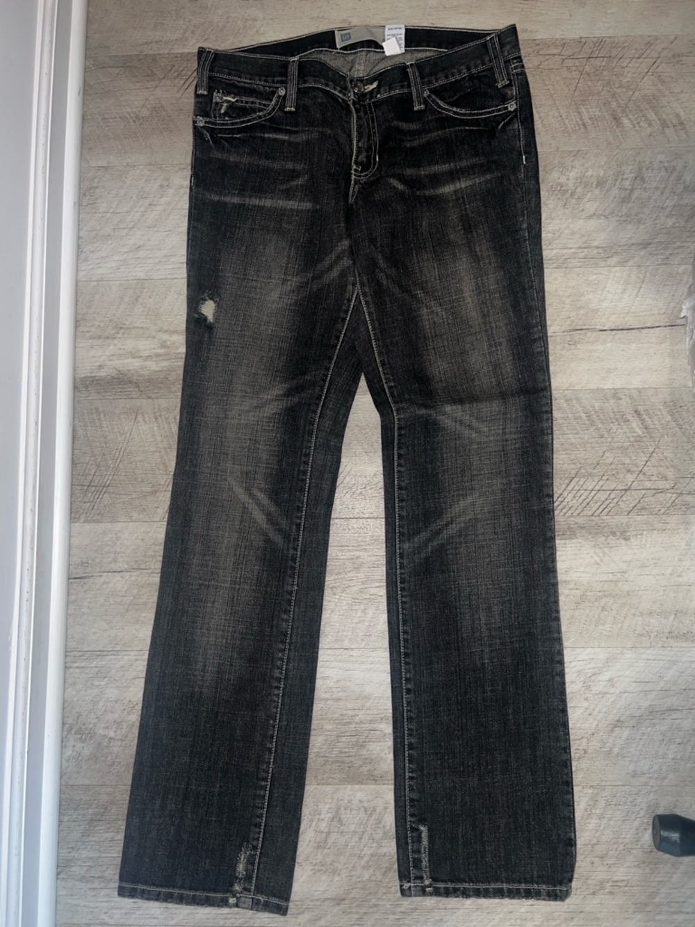 GAP Women's Straight-Leg Skinny Jeans in Washed Black